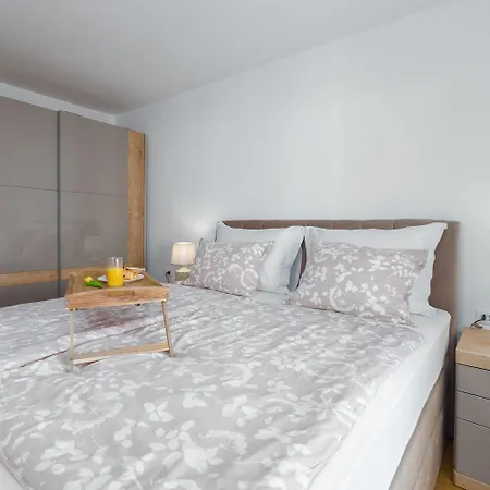 Hundefreundliches Nur 700 Meter Zum Mit Grill, Waschmaschine