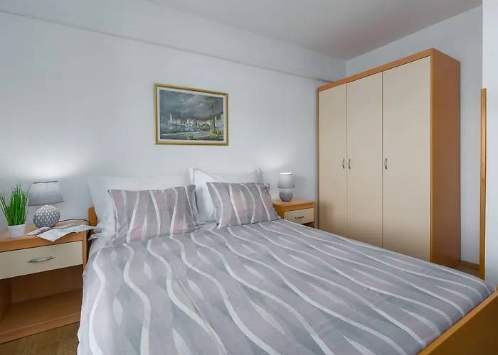 Hébergement de vacances Hundefreundliches Nur 700 Meter Zum Mit Grill, Waschmaschine *