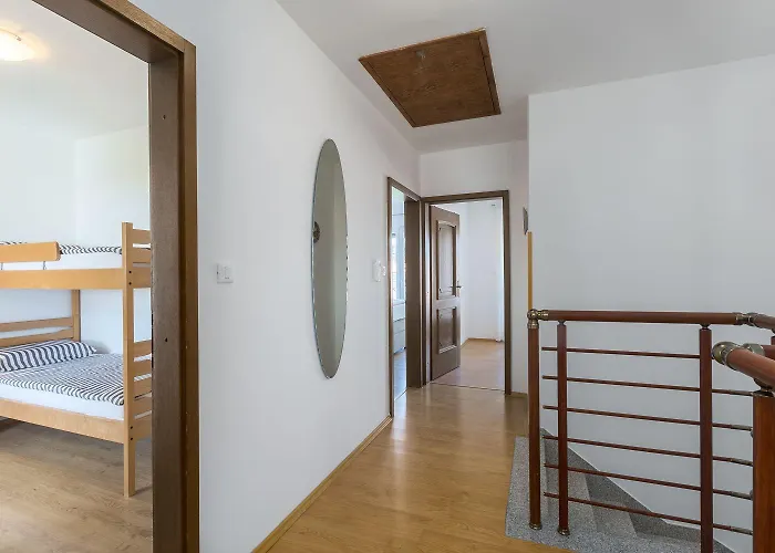 Hébergement de vacances Hundefreundliches Nur 700 Meter Zum Mit Grill, Waschmaschine *