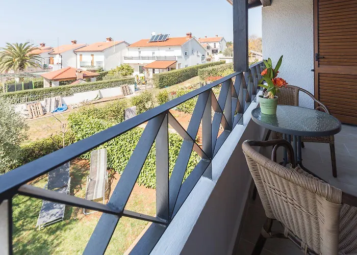 Hébergement de vacances Hundefreundliches Nur 700 Meter Zum Mit Grill, Waschmaschine Poreč