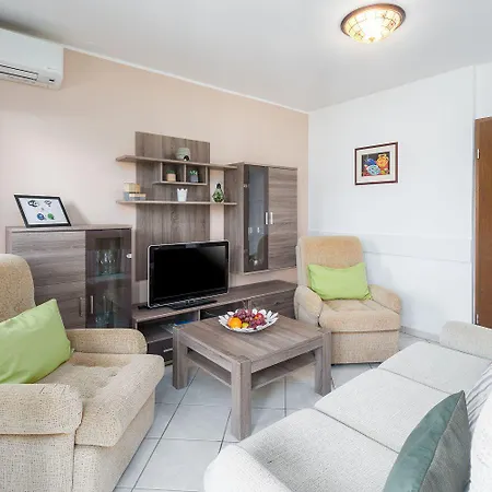 Hundefreundliches Nur 700 Meter Zum Mit Grill, Waschmaschine *